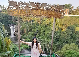 bali tour to tegenungan waterfall
