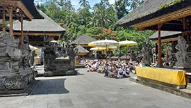 private tour to tirta empul temple