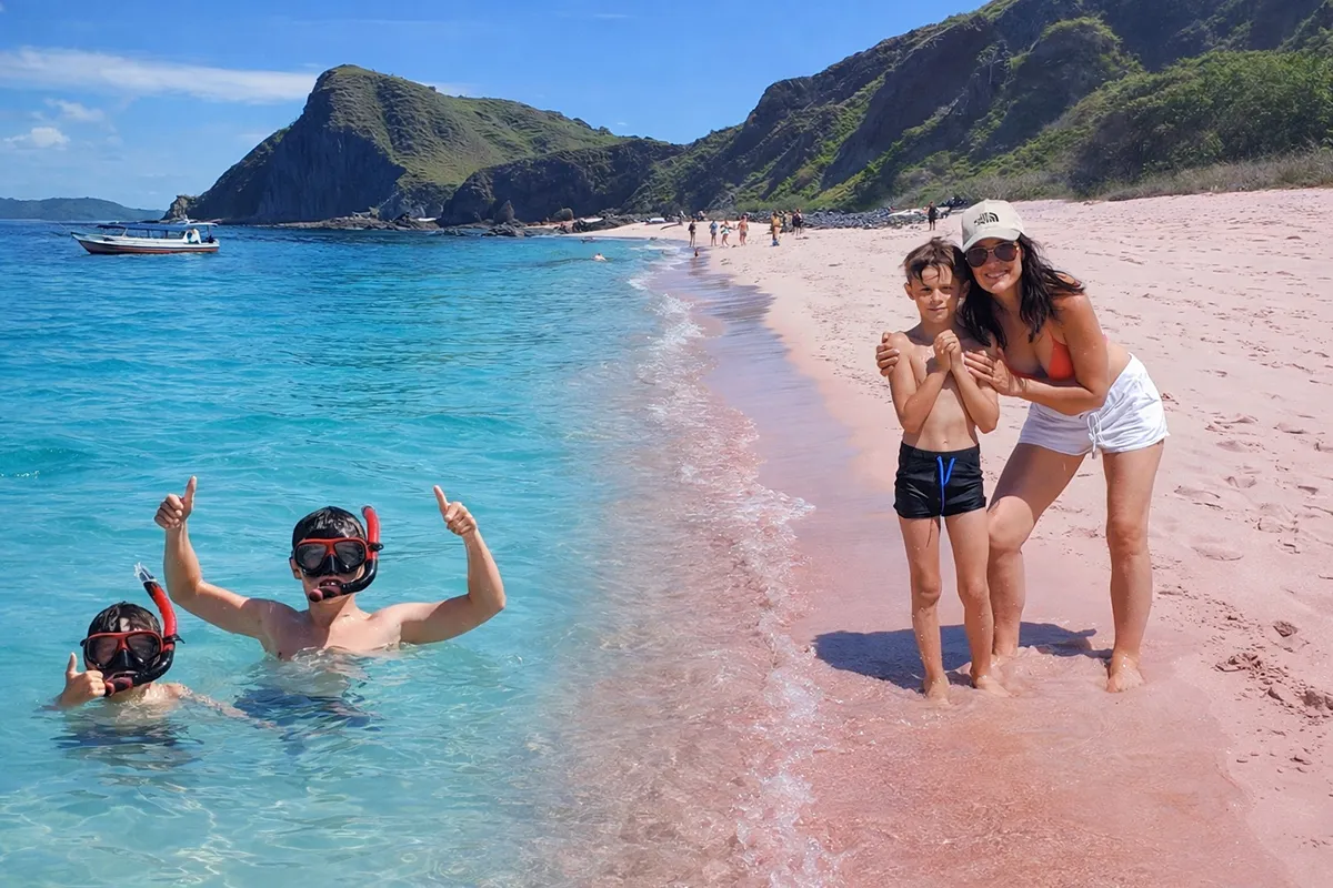  Komodo Tours & cruises 